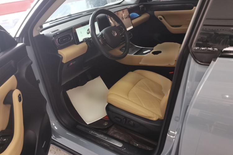 Used Leapmotor C11 2024 Range-Extended 300 Luxury Edition
