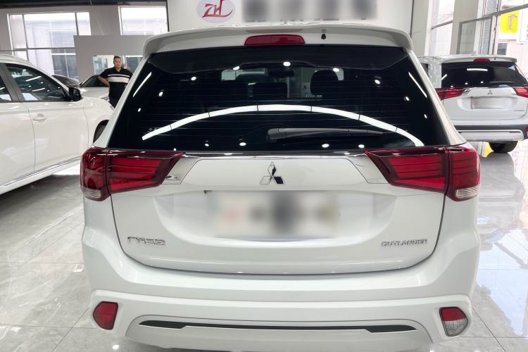 Used Mitsubishi Outlander 2021 Revised Version 2.0L Two-Wheel Drive Comfort Edition 7 Seats
