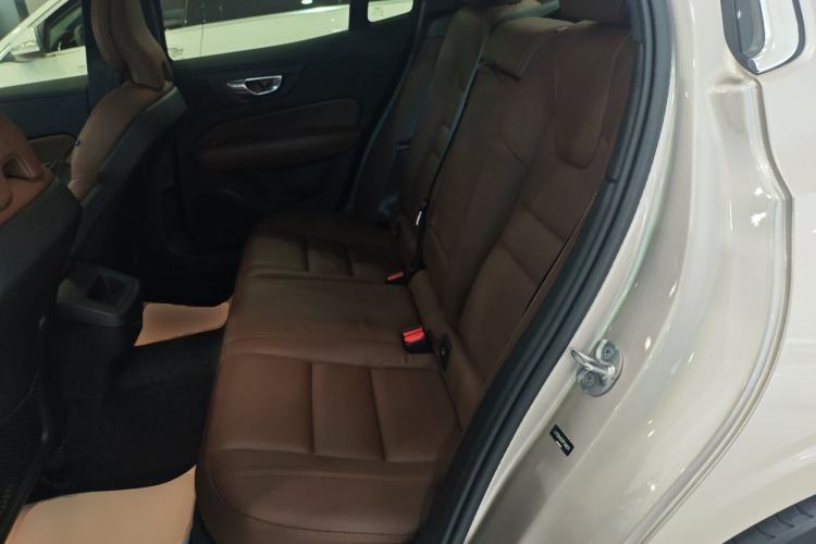 Used Volvo S60 2023 B4 Zhiyuan Luxury Edition
