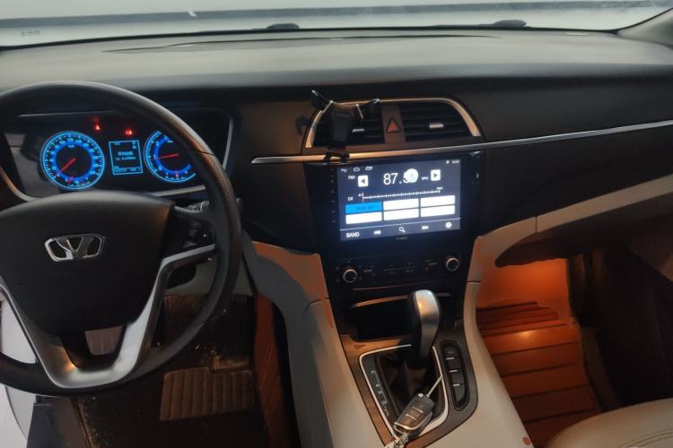 Used Huasong 7 2017 2.0T Automatic Standard Edition
