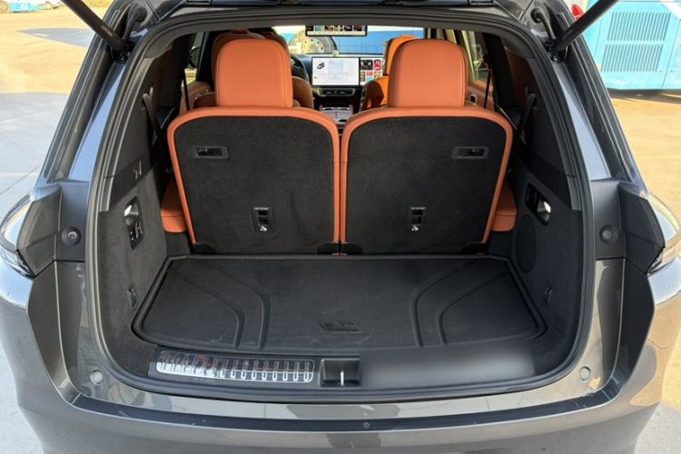 Used Li Auto L8 2023 Pro Model
