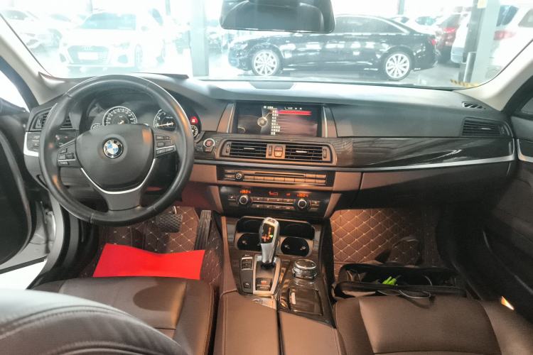 Used BMW 5 Series 2014 525Li Luxury Design Package
