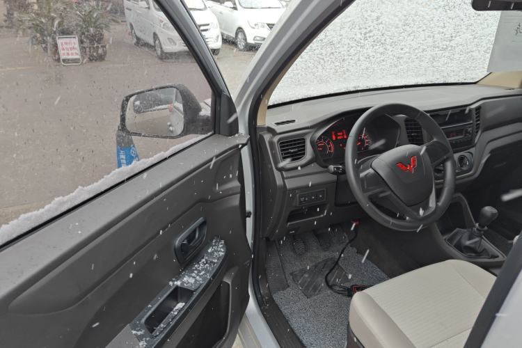 Used Wuling Hongguang V 2022 1.5L Jingqu Edition Electric-Assist LAR
