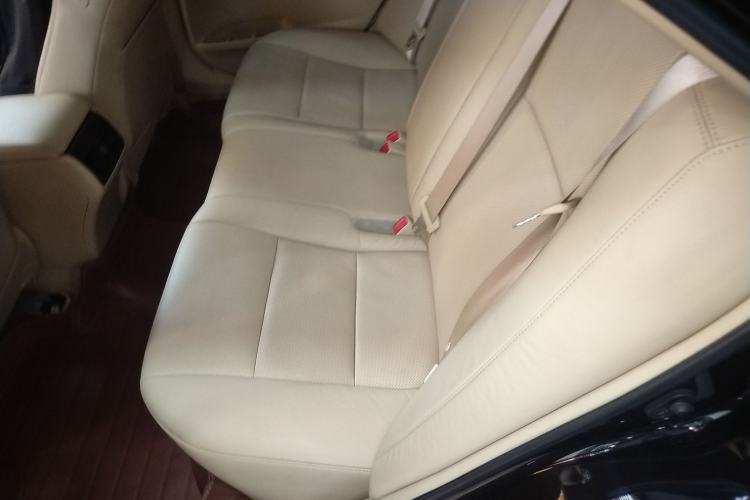 Used Toyota Camry 2015 2.0G Premier Edition
