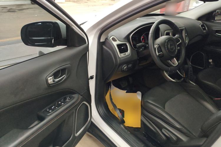 Used  Compass 2019 220T Automatic Enjoyment Version
