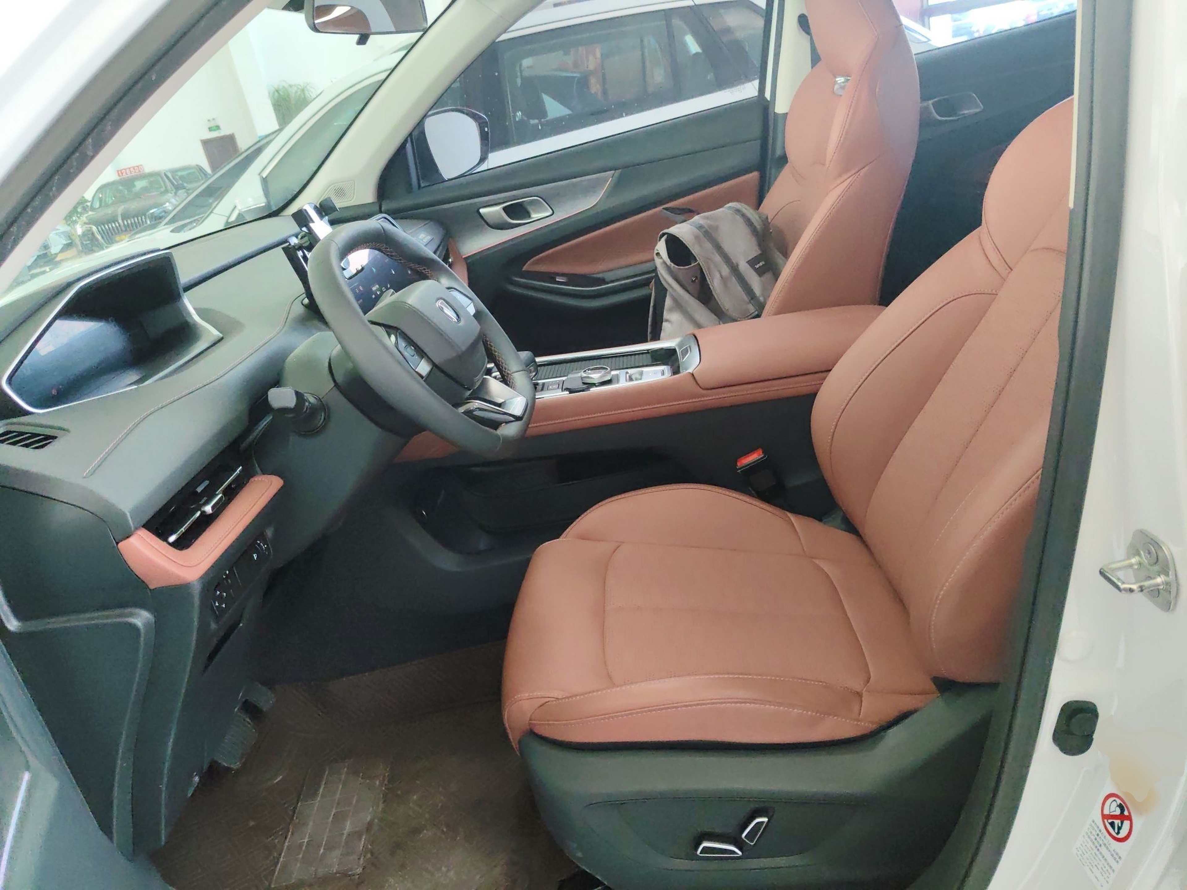 Переднее сиденье в автомобиле