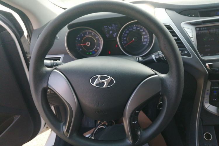 Used Hyundai Elantra 2016 1.6L Automatic Smart Version
