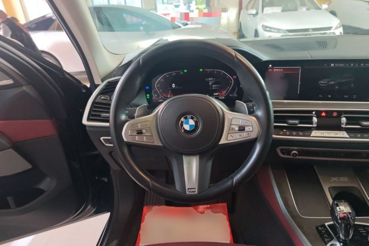 Used BMW X5 2022 Restyled xDrive 30Li Luxury Version M Sport Package
