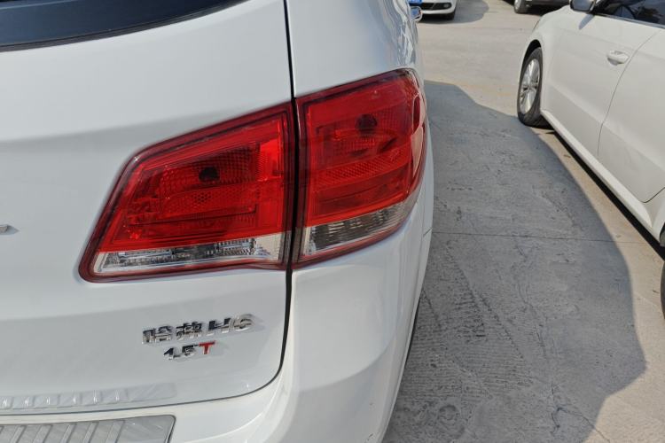 Used Haval H6 2016 Upgraded Model 1.5T Manual Two-Wheel Drive Elite Version
