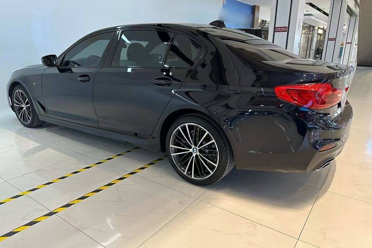 Used BMW 5 Series 2019 Facelifted 530Li Leading Edition M Sport Package
