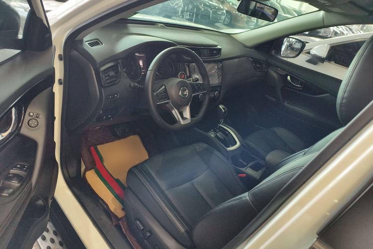 Used Nissan X-Trail 2023 Classic 2.0L Two-Wheel Drive Smart Connect Premium Edition
