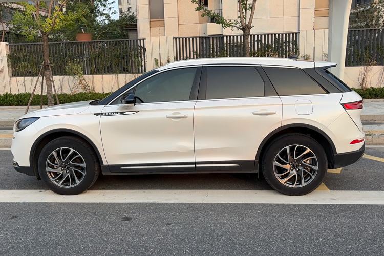 Used Lincoln Corsair 2022 2.0T Two-Wheel Drive Deluxe Edition
