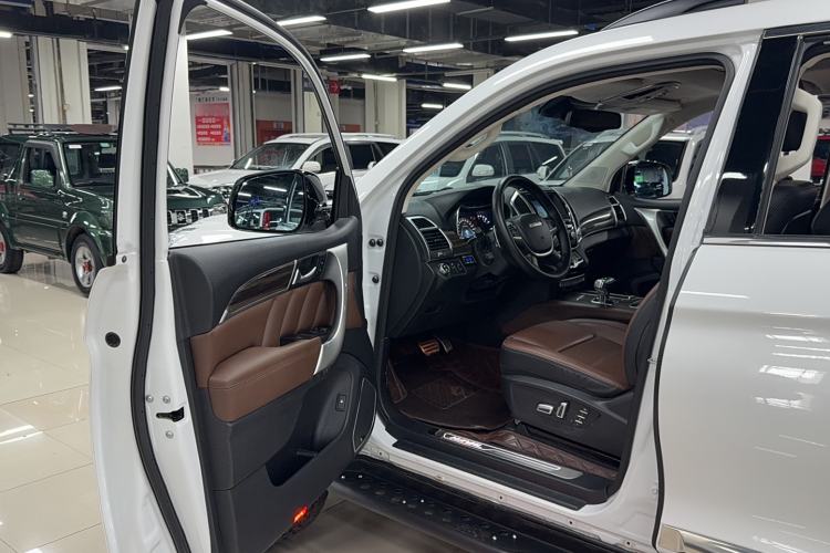 Used Haval H9 2017 2.0T Gasoline 4x4 Premium 5-Seater
