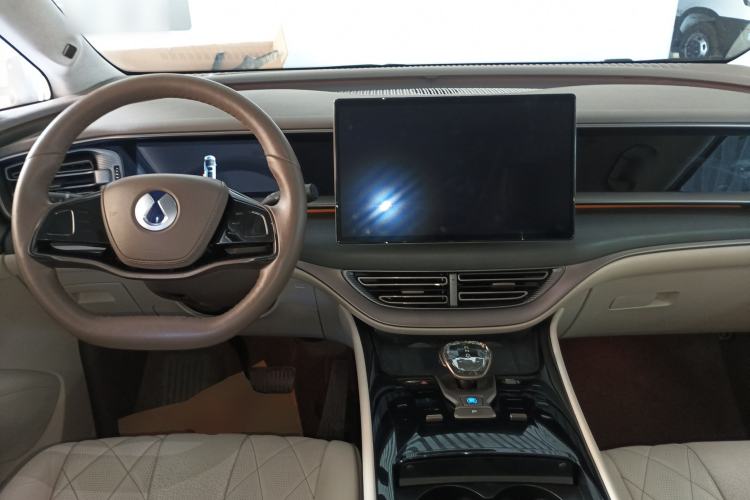 Used Denza D9 2022 DM-i 970 Four-Wheel Drive Flagship Model
