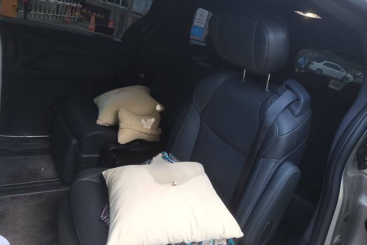 Used Toyota Sienna 2023 2.5L Hybrid Deluxe Edition
