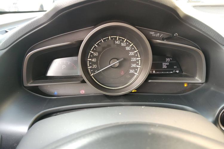 Used Mazda Mazda 3 Axela 2017 Hatchback 1.5L Automatic Luxury Model China VI Standard
