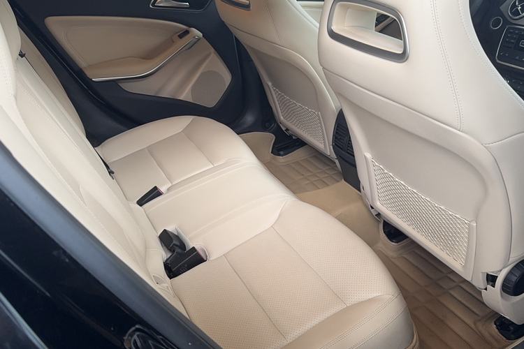 Used Mercedes-Benz GLA 2015 GLA 220 4MATIC Fashion Model