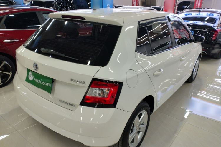 Used Skoda Fabia 2017 1.4L Automatic Car Enjoy Edition
