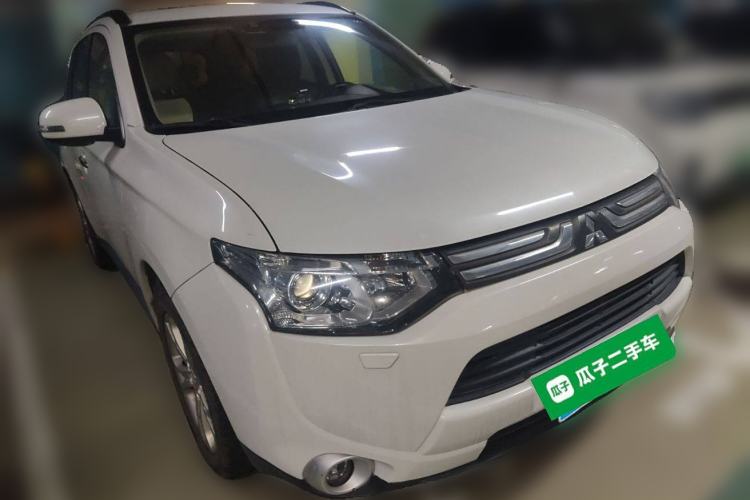 Used Mitsubishi Outlander 2013 2.4L 4x4 Luxury Navigation Edition 5 Seats
