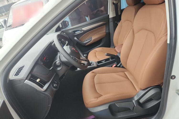 Used Roewe i6 2019 PLUS 1.6L Manual 4G Connected Deluxe Top-Tier Version