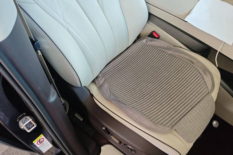 Used Denza D9 2024 DM-i 1050 Luxury Model
