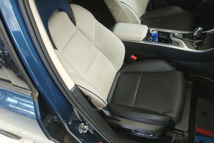 Used Lynk & Co 01 2019 2.0T Two-Wheel Drive Zhaopu Version China VI Standard
