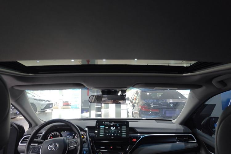 Used Toyota Camry 2023 2.0G Luxury Edition
