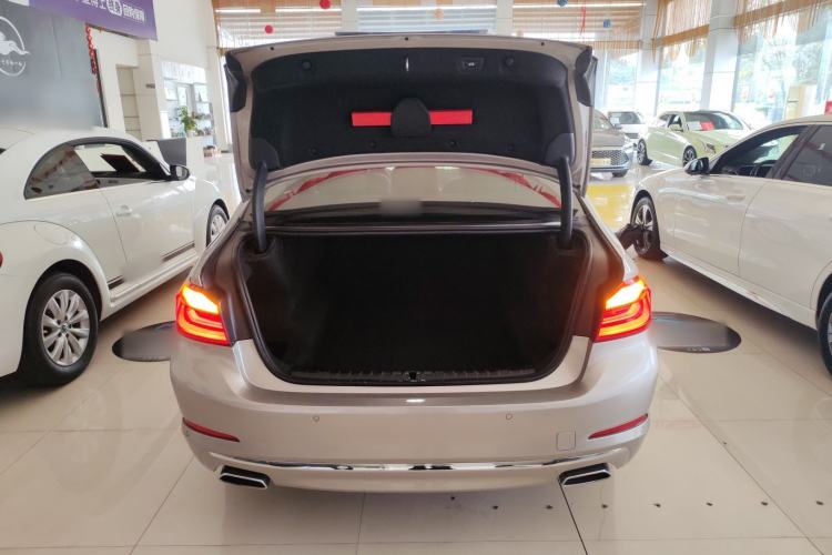 Used BMW 5 Series 2019 Facelifted 525Li Luxury Package
