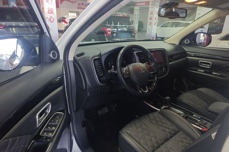 Used Mitsubishi Outlander 2021 Revised Version 2.0L Two-Wheel Drive Enjoyment Edition 5 Seats