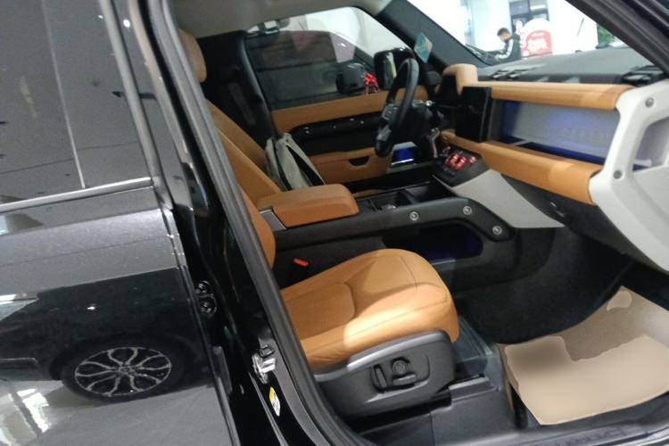 Used Land Rover Defender 2024 110 3.0T P400 Dark Edition
