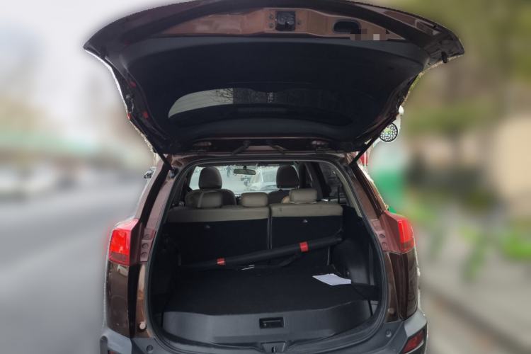 Used Toyota RAV4 2015 2.0L CVT Two-Wheel Drive Fashion Edition