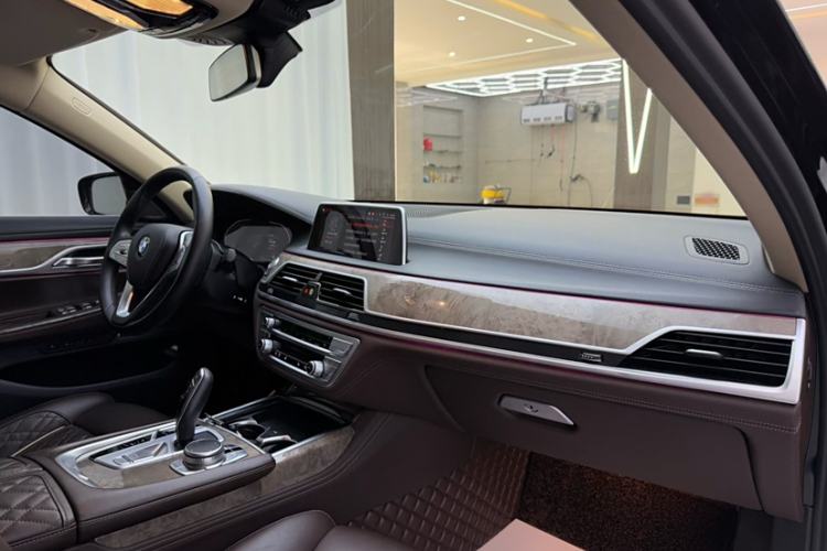 Used BMW 7 Series 2021 740Li Leading Edition Luxury Package
