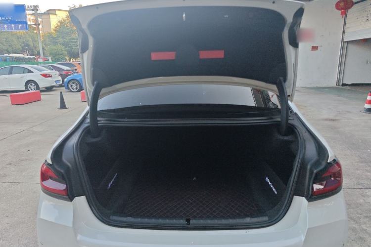 Used BMW 5 Series 2022 Second Facelift 525Li M Sport Package