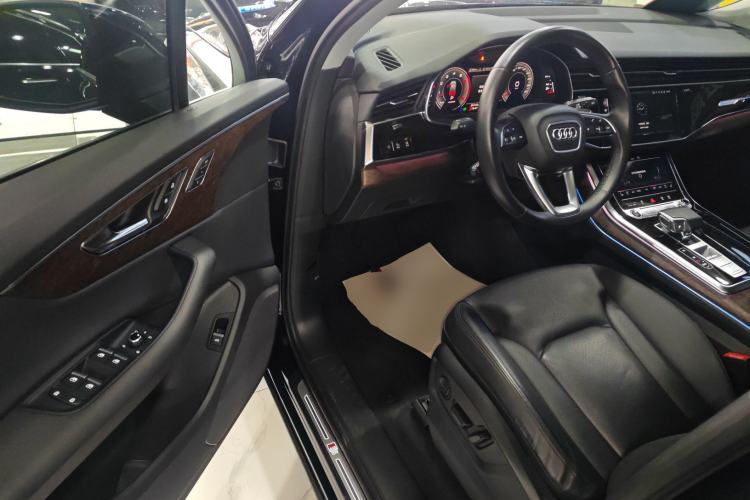 Used Audi Q7 2021 55 TFSI quattro S line Sport model