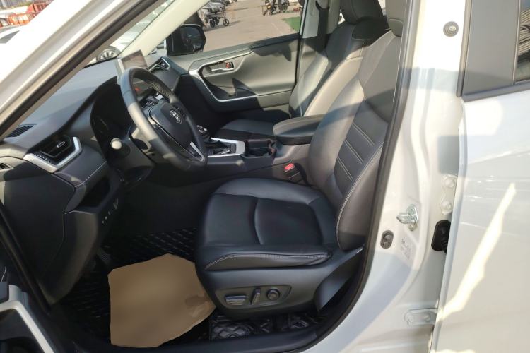 Used Toyota RAV4 2022 2.0L CVT Two-Wheel Drive Fashion Plus Edition
