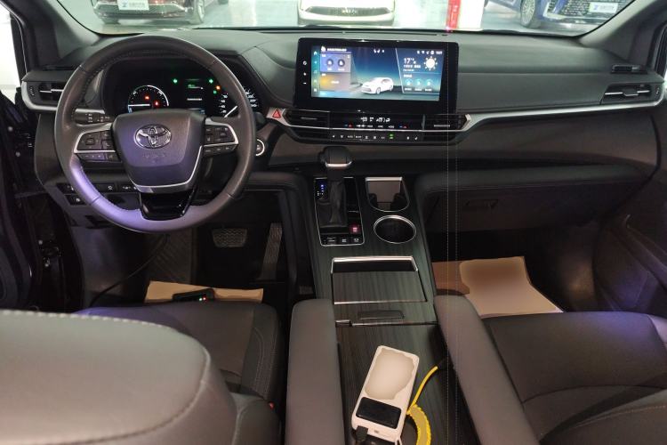 Used Toyota Sienna 2024 2.5L Hybrid Four-Wheel Drive Prestige Edition