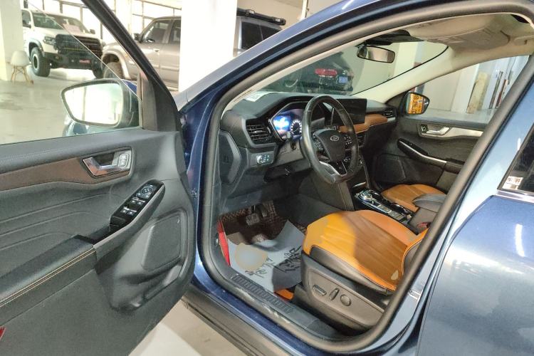 Used Ford Escape 2020 EcoBoost 245 Two-Wheel-Drive Titanium Edition