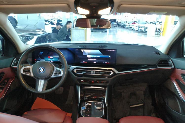 Used BMW i3 2022 eDrive 35 L
