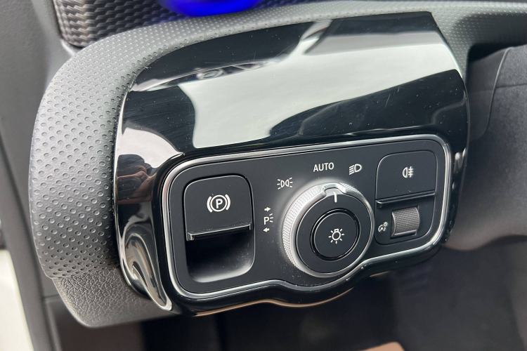 Used Mercedes-Benz A-Class 2020 Restyled A 200 L Sport Sedan Fashion Version
