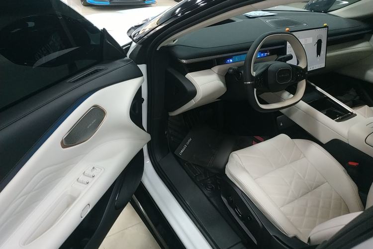 Used Lynk & Co Lynk & Co 10 EM-P 2025 Model 240 All-Wheel Drive Ultra—Sport Edition
