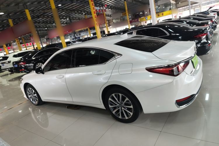Used Lexus ES 2021 200 Excellence Edition
