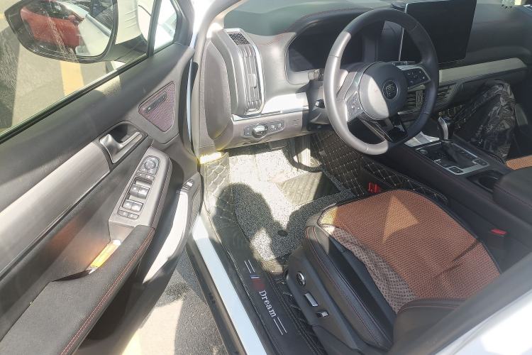 Used BYD Tang 2018 2.0T Automatic SmartConnect Luxury Version 7 Seats China V Standard
