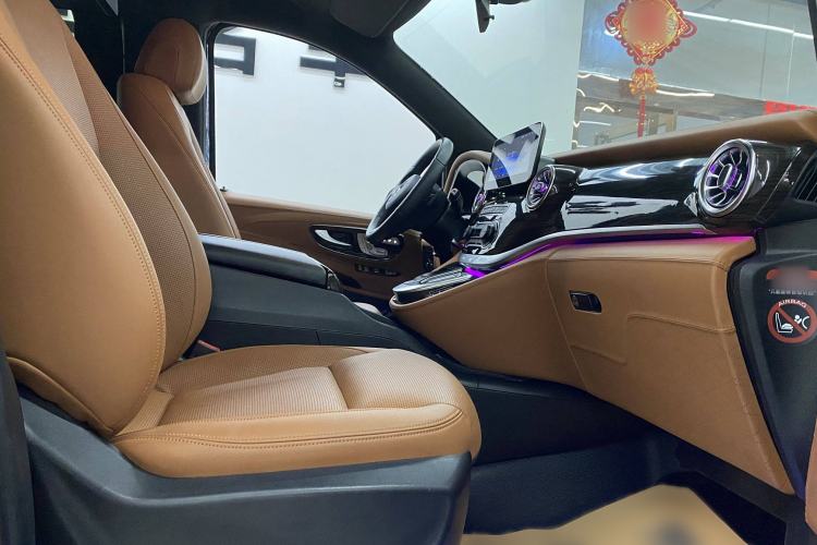 Used Mercedes-Benz Vito 2023 2.0T Elite Version 7 Seats
