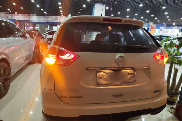 Used Nissan X-Trail 2014 2.5L CVT Luxury Edition 4WD
