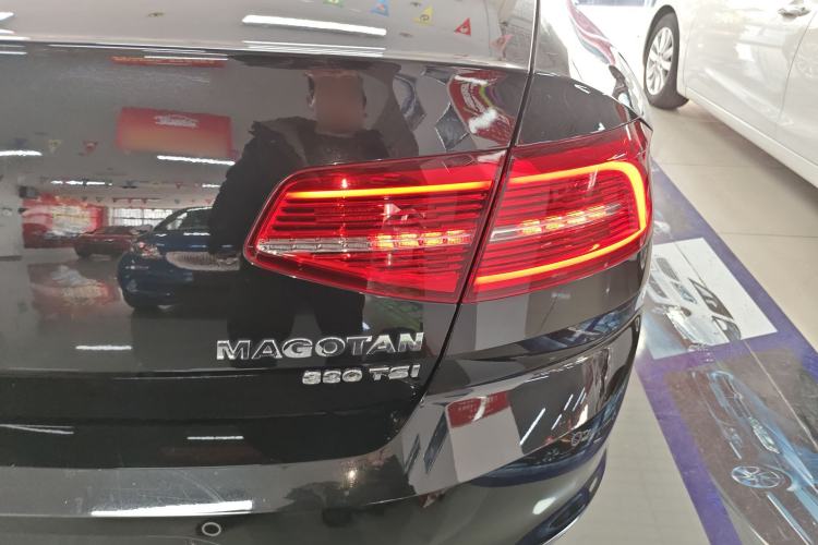 Used Volkswagen Magotan 2018 330TSI DSG Advanced Model
