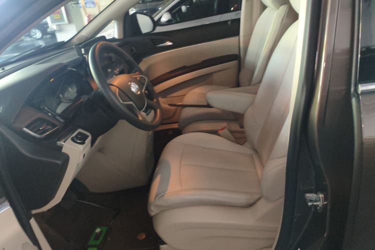 Used Buick GL8 2021 Land Cruiser Executive Class 652T Comfort Model
