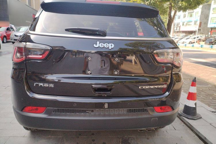 Used  Compass 2019 220T Automatic Enjoyment Version
