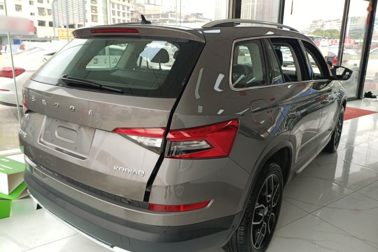 Used Skoda Kodiaq 2019 Facelifted TSI380 7-Seater All-Wheel-Drive Flagship Version China VI Standard
