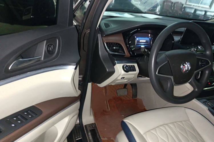 Used Buick GL8 2020 Land Cruiser Executive Class 652T Comfort Model
