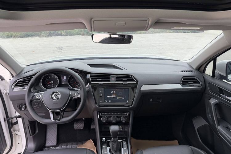 Used Volkswagen Tiguan L 2018 330TSI Automatic Two-Wheel Drive Luxury Edition
